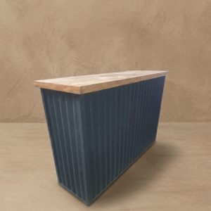 Barra en chapa negra y madera