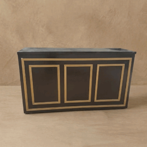 Barra madera color negro y dorado